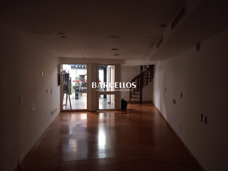 Loja com 2 banheiros e 55m² à venda no bairro Independencia, Porto Alegre