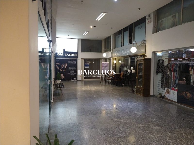Loja com 2 banheiros e 55m² à venda no bairro Independencia, Porto Alegre