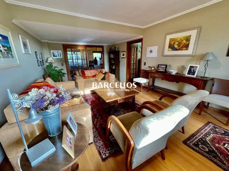 Apto com 3 quartos, 2 banheiros e 195m² à venda no bairro Teresopolis, Porto Alegre