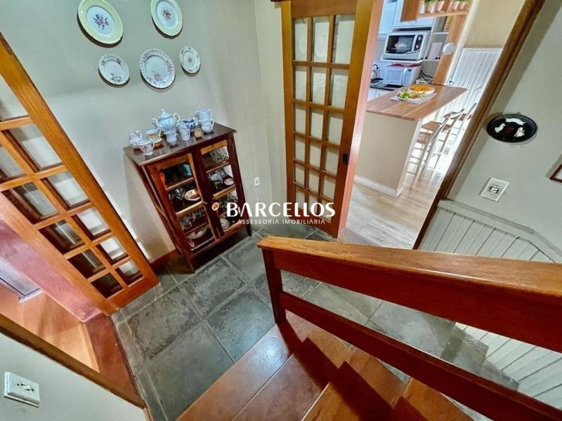Apto com 3 quartos, 2 banheiros e 195m² à venda no bairro Teresopolis, Porto Alegre