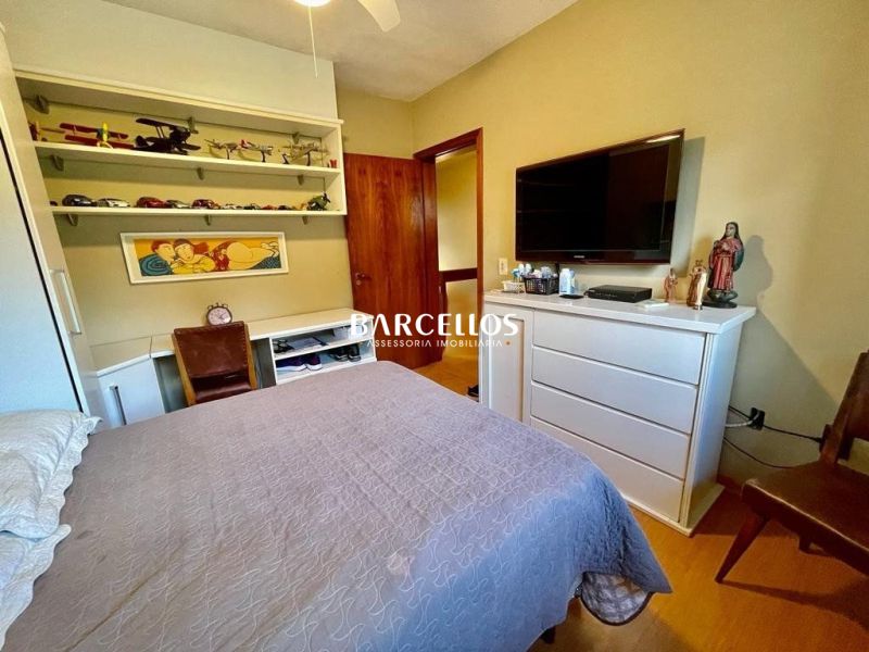 Apto com 3 quartos, 2 banheiros e 195m² à venda no bairro Teresopolis, Porto Alegre
