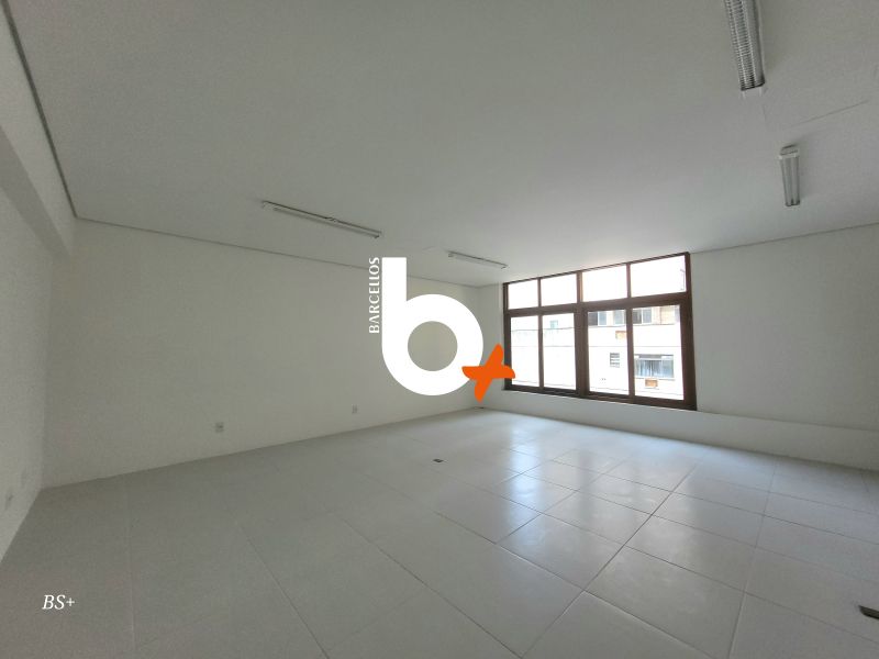 Conjunto com 1 banheiro e 52m² à venda no bairro Centro, Porto Alegre