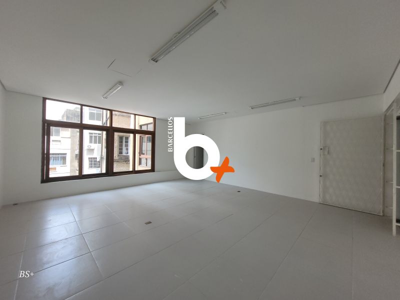 Conjunto com 1 banheiro e 52m² à venda no bairro Centro, Porto Alegre