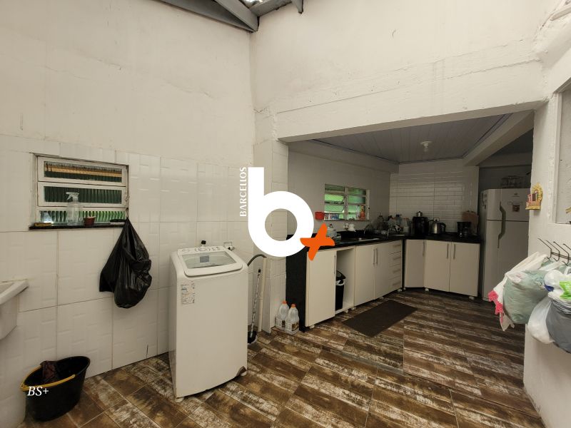 Casa com 5 quartos, 4 banheiros e 255m² à venda no bairro Protasio Alves, Porto Alegre