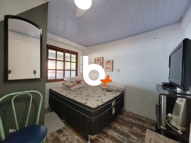 Casa com 5 quartos, 4 banheiros e 255m² à venda no bairro Protasio Alves, Porto Alegre