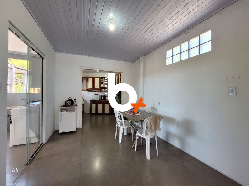 Casa com 5 quartos, 4 banheiros e 255m² à venda no bairro Protasio Alves, Porto Alegre