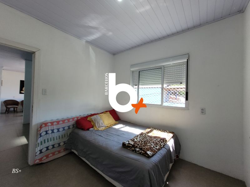 Casa com 5 quartos, 4 banheiros e 255m² à venda no bairro Protasio Alves, Porto Alegre