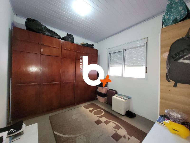Casa com 5 quartos, 4 banheiros e 255m² à venda no bairro Protasio Alves, Porto Alegre