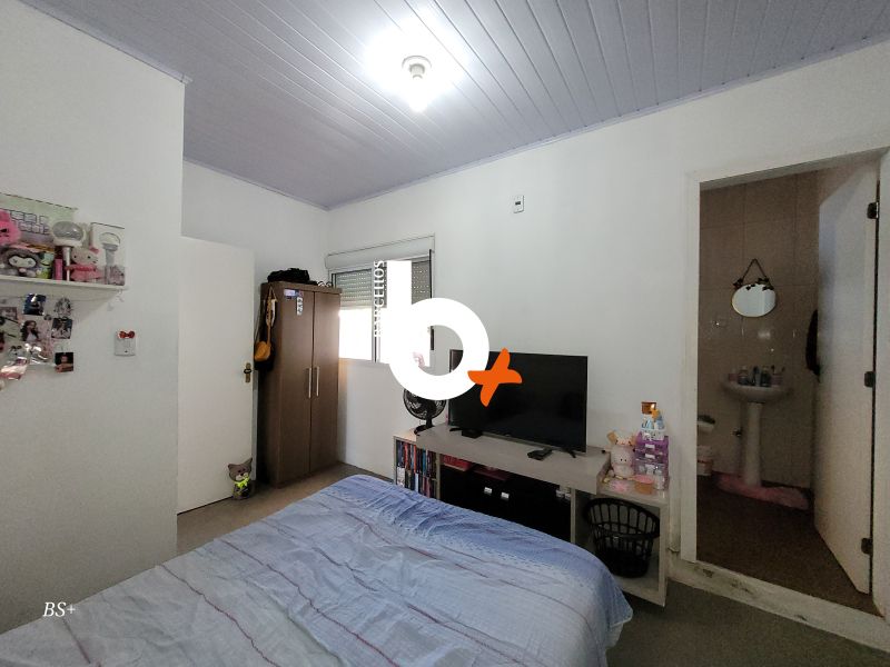 Casa com 5 quartos, 4 banheiros e 255m² à venda no bairro Protasio Alves, Porto Alegre