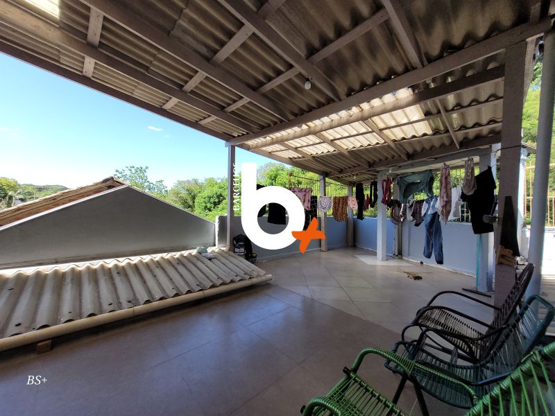 Casa com 5 quartos, 4 banheiros e 255m² à venda no bairro Protasio Alves, Porto Alegre