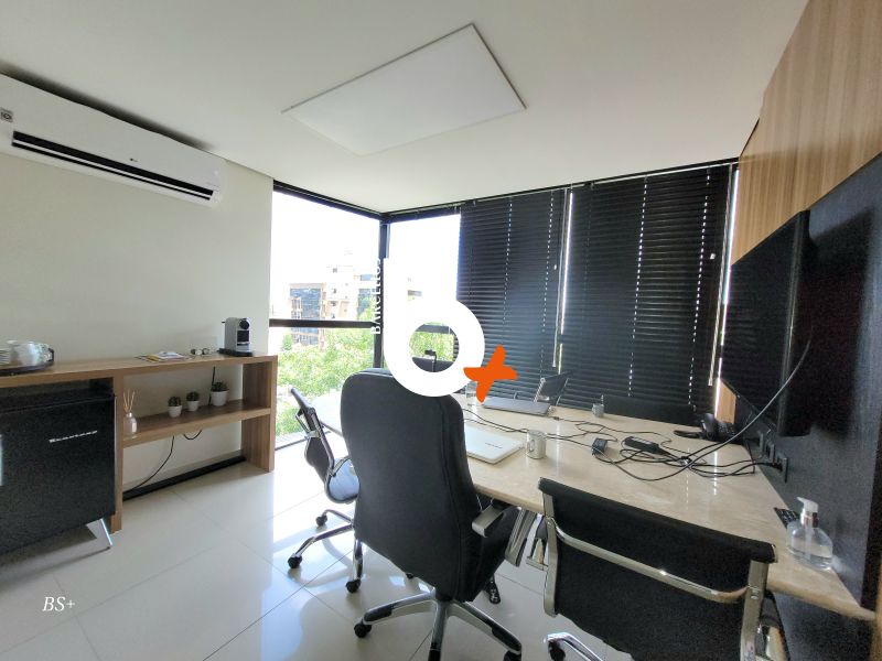 Sala com 2 banheiros e 75m² à venda no bairro Sao Joao, Porto Alegre