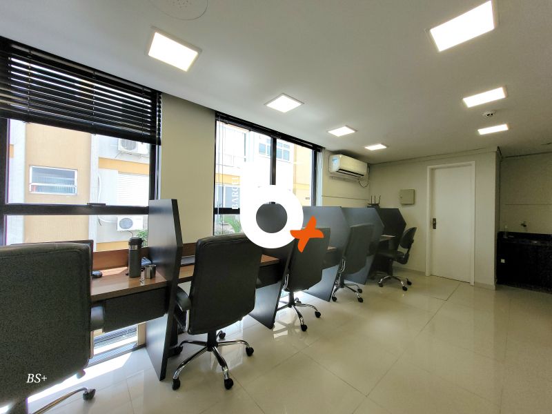 Sala com 2 banheiros e 75m² à venda no bairro Sao Joao, Porto Alegre
