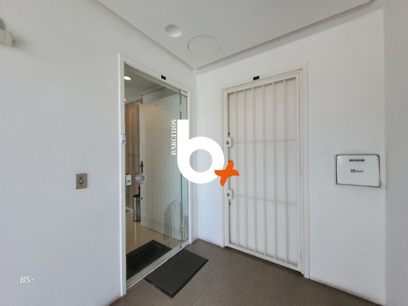 Sala com 2 banheiros e 75m² à venda no bairro Sao Joao, Porto Alegre