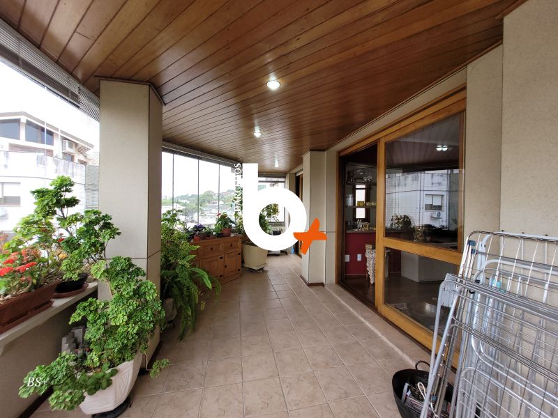 Cobertura com 3 quartos, 3 banheiros e 233m² à venda no bairro Tristeza, Porto Alegre