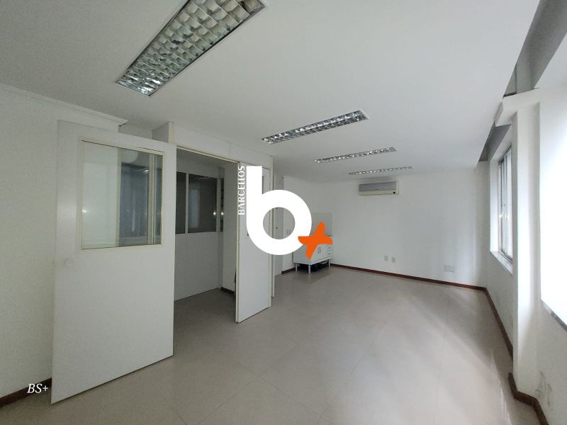 Sala com 1 banheiro e 50m² à venda no bairro Centro, Porto Alegre