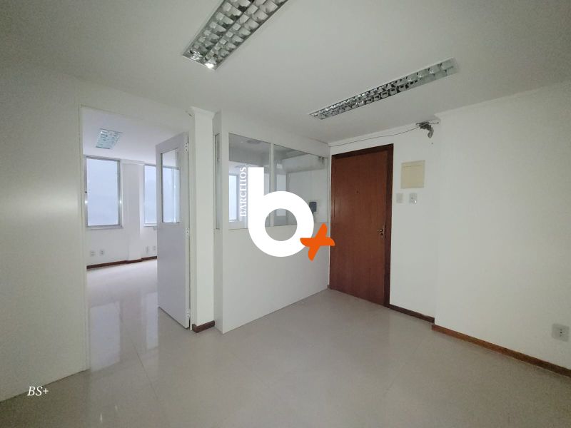 Sala com 1 banheiro e 50m² à venda no bairro Centro, Porto Alegre