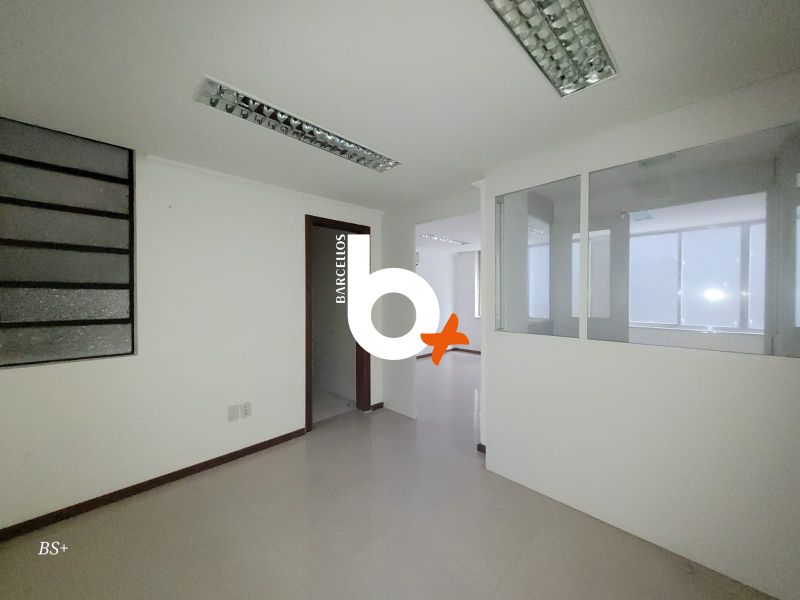 Sala com 1 banheiro e 50m² à venda no bairro Centro, Porto Alegre
