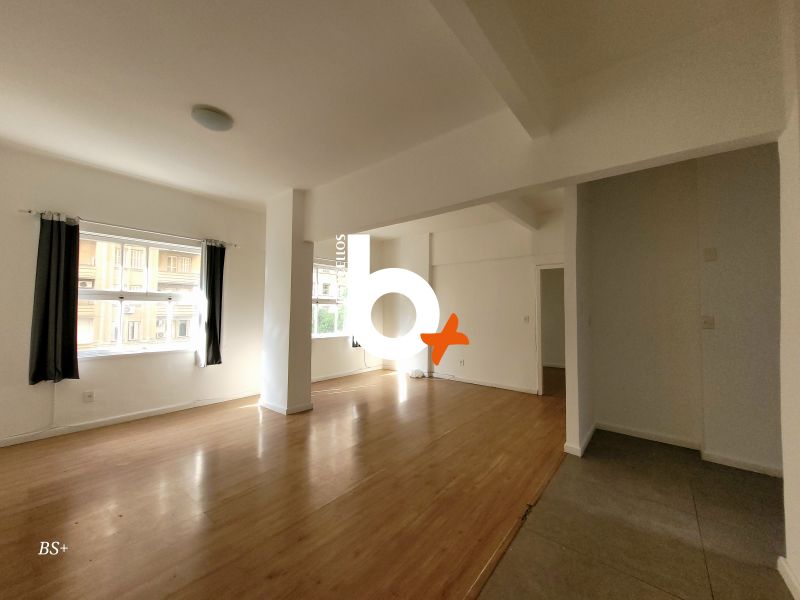 Apto com 2 quartos, 1 banheiro e 72m² à venda no bairro Centro, Porto Alegre