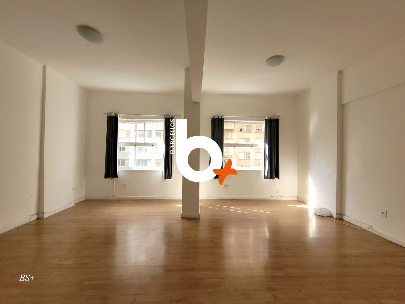 Apto com 2 quartos, 1 banheiro e 72m² à venda no bairro Centro, Porto Alegre