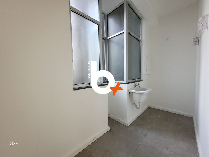 Apto com 2 quartos, 1 banheiro e 72m² à venda no bairro Centro, Porto Alegre