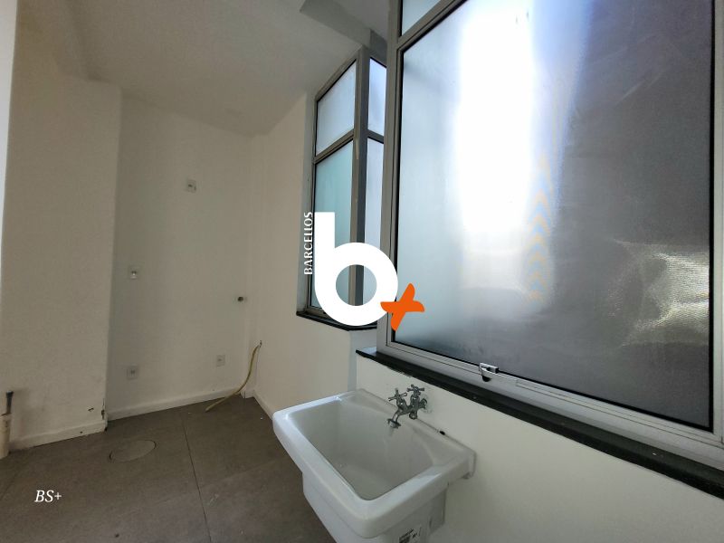 Apto com 2 quartos, 1 banheiro e 72m² à venda no bairro Centro, Porto Alegre