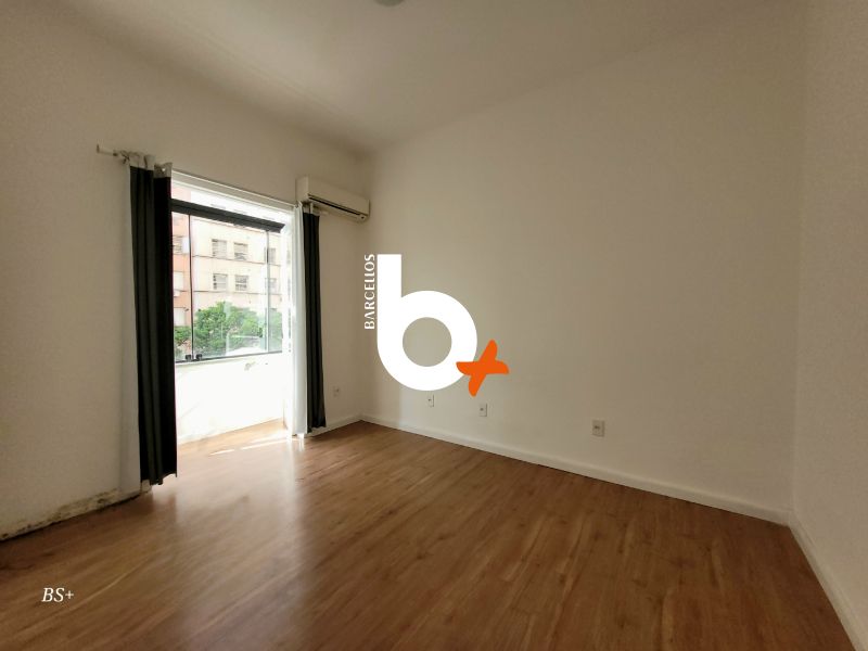 Apto com 2 quartos, 1 banheiro e 72m² à venda no bairro Centro, Porto Alegre