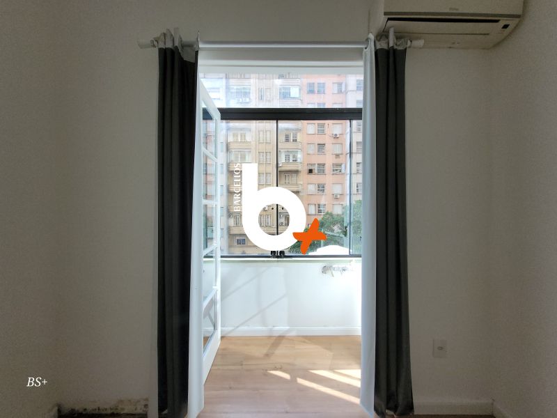 Apto com 2 quartos, 1 banheiro e 72m² à venda no bairro Centro, Porto Alegre
