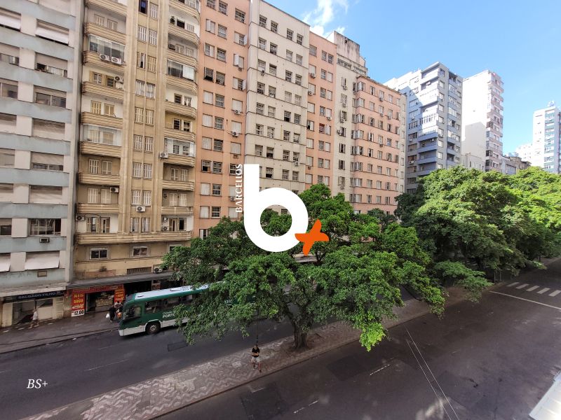 Apto com 2 quartos, 1 banheiro e 72m² à venda no bairro Centro, Porto Alegre