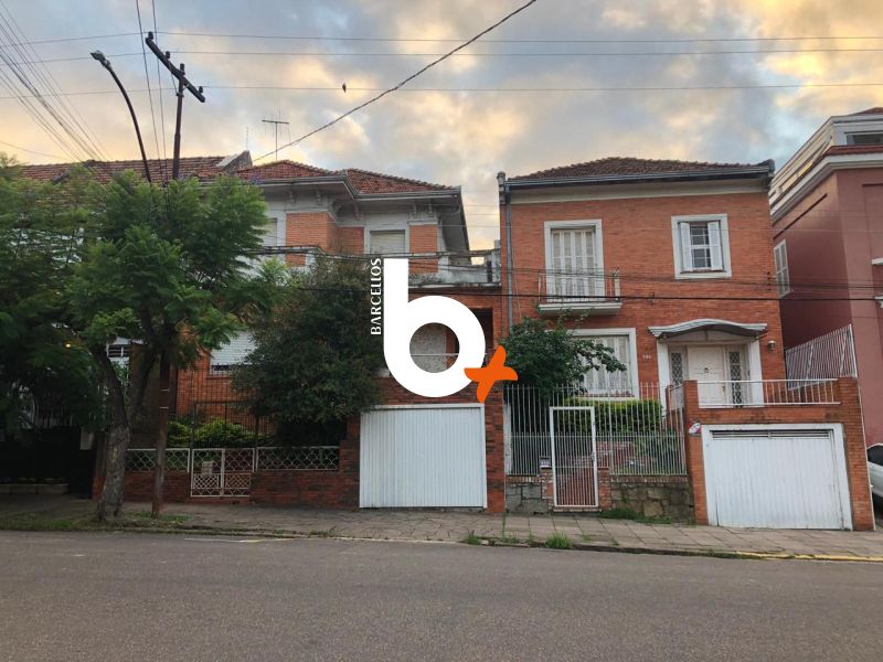 Casa com 4 quartos, 4 banheiros e 335m² à venda no bairro Moinhos de Vento, Porto Alegre