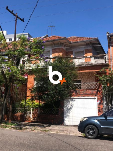 Casa com 4 quartos, 4 banheiros e 335m² à venda no bairro Moinhos de Vento, Porto Alegre