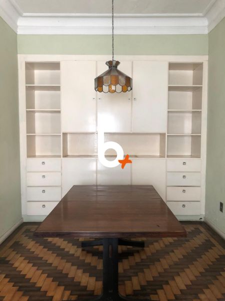 Casa com 4 quartos, 4 banheiros e 335m² à venda no bairro Moinhos de Vento, Porto Alegre