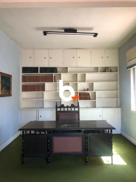 Casa com 4 quartos, 4 banheiros e 335m² à venda no bairro Moinhos de Vento, Porto Alegre