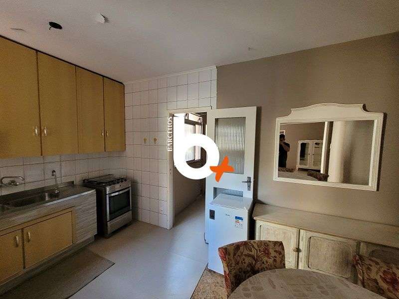 Apto com 3 quartos, 2 banheiros e 110m² à venda no bairro Centro, Porto Alegre