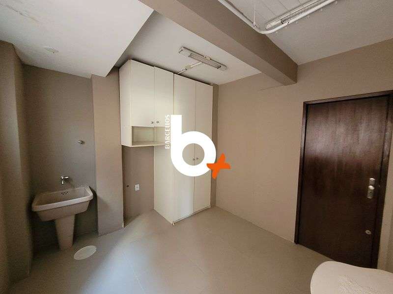 Apto com 3 quartos, 2 banheiros e 110m² à venda no bairro Centro, Porto Alegre
