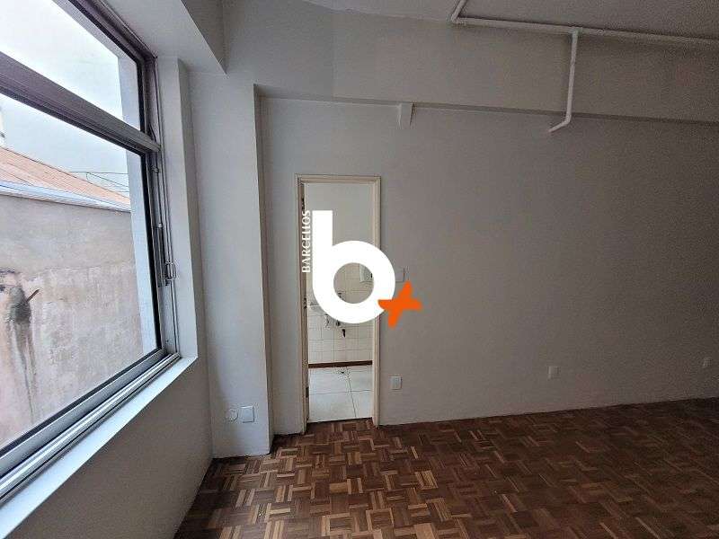 Sala com 1 banheiro e 60m² à venda no bairro Centro, Porto Alegre