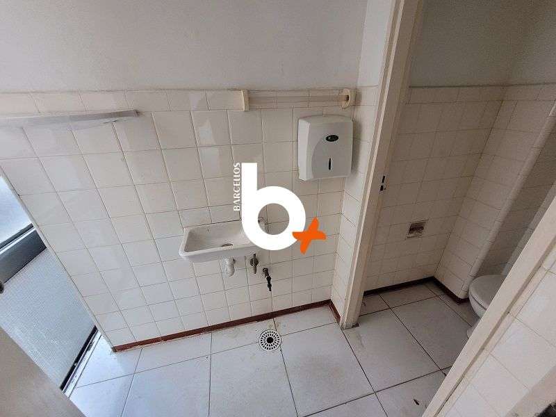 Sala com 1 banheiro e 60m² à venda no bairro Centro, Porto Alegre