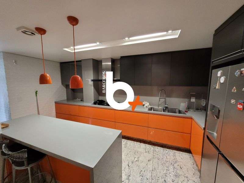 Apto com 3 quartos, 2 banheiros e 137m² à venda no bairro Centro, Porto Alegre