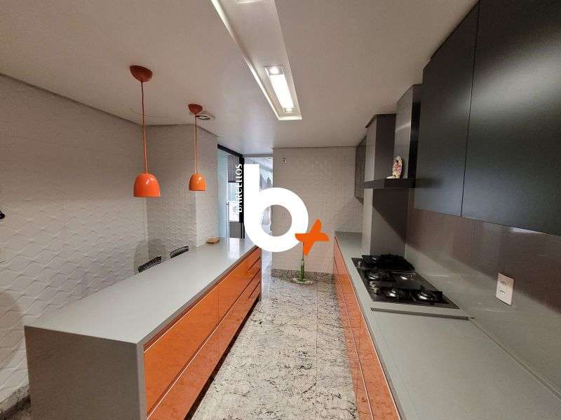 Apto com 3 quartos, 2 banheiros e 137m² à venda no bairro Centro, Porto Alegre