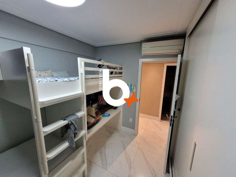 Apto com 3 quartos, 2 banheiros e 137m² à venda no bairro Centro, Porto Alegre