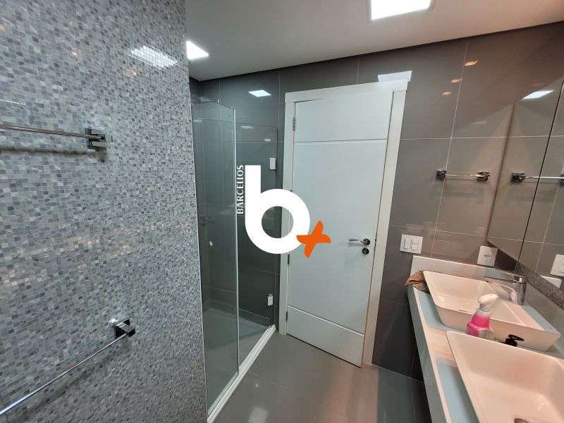 Apto com 3 quartos, 2 banheiros e 137m² à venda no bairro Centro, Porto Alegre