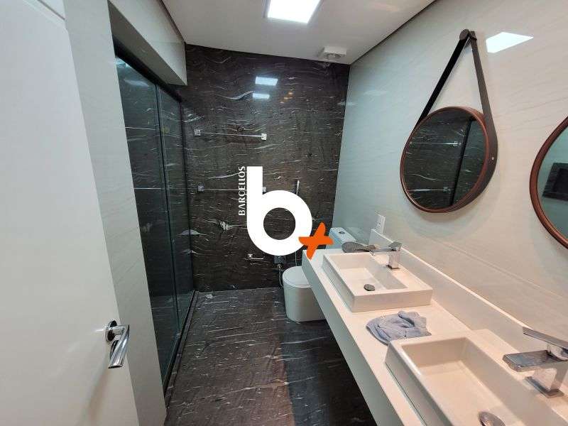 Apto com 3 quartos, 2 banheiros e 137m² à venda no bairro Centro, Porto Alegre