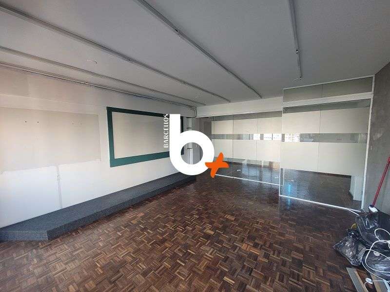 Sala com 1 banheiro e 67m² à venda no bairro Centro, Porto Alegre