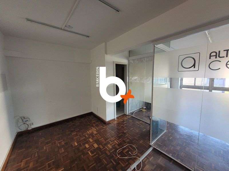 Sala com 1 banheiro e 67m² à venda no bairro Centro, Porto Alegre