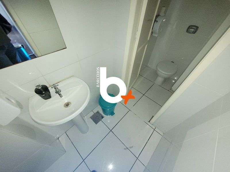 Sala com 1 banheiro e 67m² à venda no bairro Centro, Porto Alegre