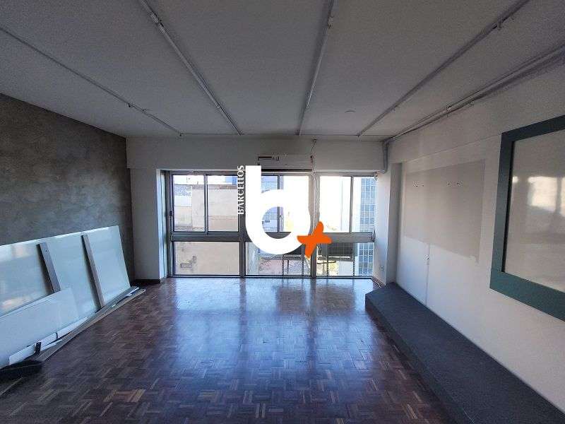 Sala com 1 banheiro e 67m² à venda no bairro Centro, Porto Alegre