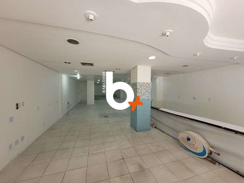 Loja com 1 quarto, 3 banheiros e 180m² à venda no bairro Centro, Porto Alegre