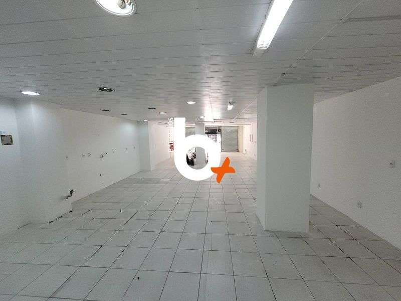 Loja com 1 quarto, 3 banheiros e 180m² à venda no bairro Centro, Porto Alegre