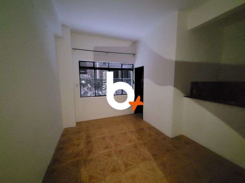 Loja com 1 quarto, 3 banheiros e 180m² à venda no bairro Centro, Porto Alegre