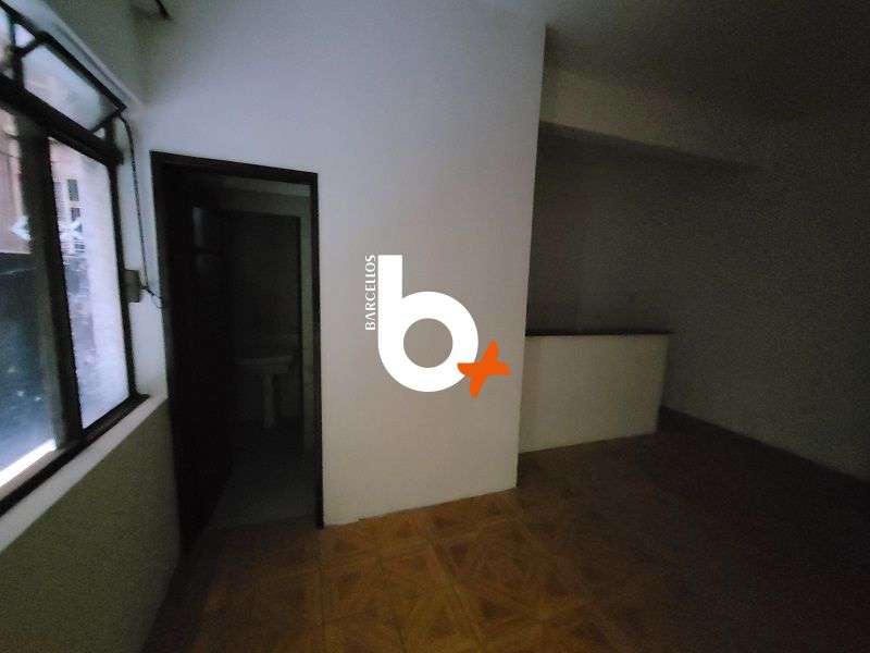 Loja com 1 quarto, 3 banheiros e 180m² à venda no bairro Centro, Porto Alegre