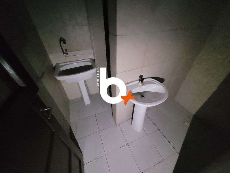 Loja com 1 quarto, 3 banheiros e 180m² à venda no bairro Centro, Porto Alegre